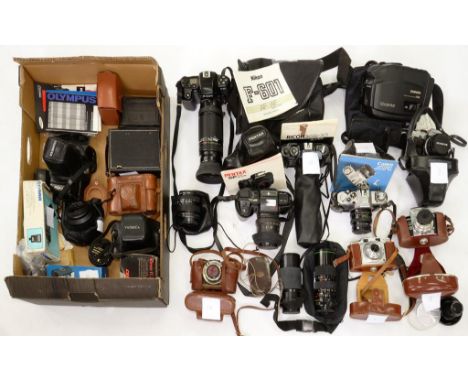 PHOTOGRAPHY. A COLLECTION OF VINTAGE PLATE AND ROLL FILM CAMERAS AND ACCESSORIES, COMPRISING THORNTON PICKARD IMPERIAL PACKET