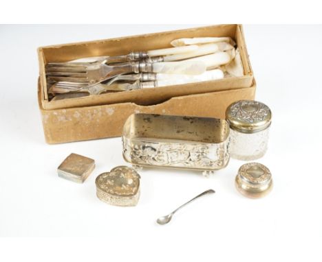 A small collection of hallmarked silver and silver plate to include fish knives and forks with mother of pearl handles, pill 