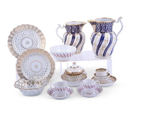 A SELECTION OF FLUTED WORCESTER PORCELAINCIRCA 1800Mostly tea wares and two jugsCondition Report: Damage and loss. Potential 