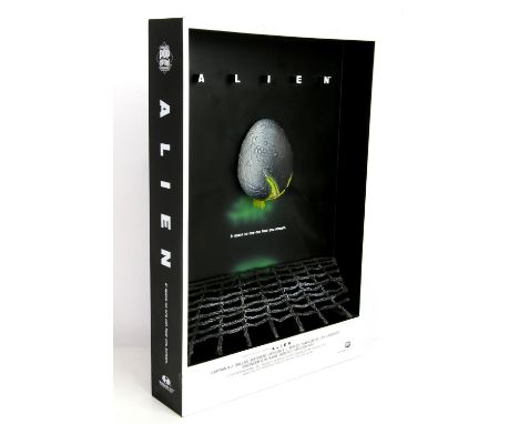 Alien McFarlane Toys 3-D figure (2006, with working lighting effect, showcased in a plastic presentation box & showing the fi