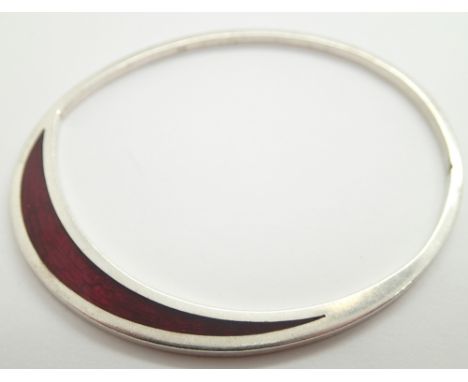 Sterling silver and red enamel fancy solid bangle, fully hallmarked D: 7.5 cm 16.3g