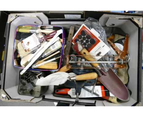 A mixed collection of DIY tools &amp; Accessories to include: Hammers, Chisels, Vices, Spanners Screws etc (2 tray) 