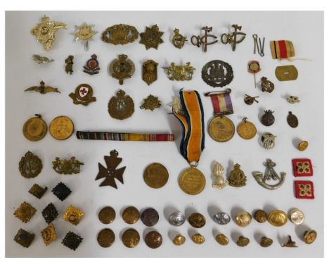 A WW1 medal awarded to M2-203152 Pte. F. Clarke A.S.C twinned with a sweetheart brooch &amp; a quantity of cap badges, commem