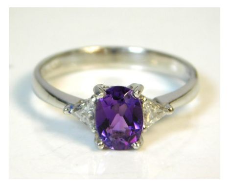 A platinum ring set with diamond &amp; amethyst, 3.4g, size K/L 