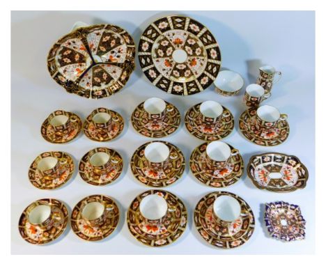 Forty pieces of Royal Crown Derby 2451 imari pattern dinner &amp; tea ware including seven cup, saucer, plate trios