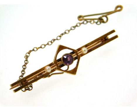 An antique 15ct gold bar brooch set with amethyst &amp; pearl, 40mm wide, 2.7g