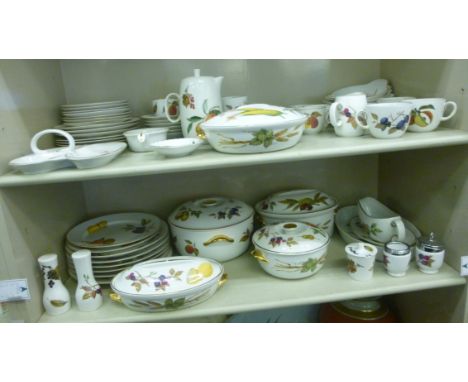Worcester porcelain Evesham pattern tableware: to include serving dishes, cups and saucers         CA