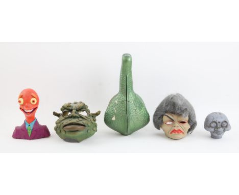 4 puppet heads made by Phil Eason for various projects, some movable parts, largest 15 cm (4). Provenance: The Phil Eason Col