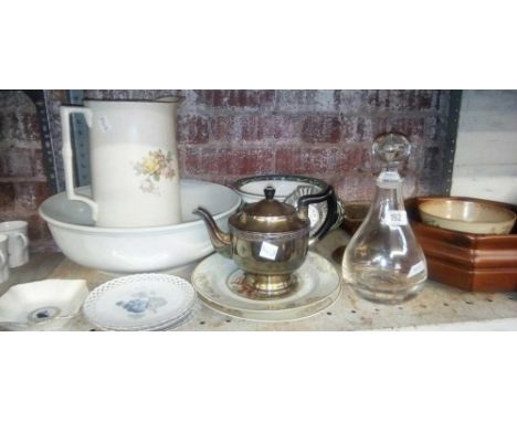 SHELF WITH MIXED CHINA WARE INCL: WASH TABLE BOWL &amp; JUG, CHAMBER POT, PLATES, GLASS DECANTER, GLASS CLOCK &amp; WOODEN NU