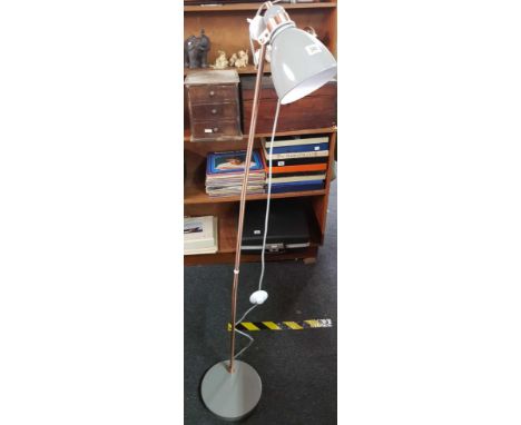 FLOOR STANDING LAMP