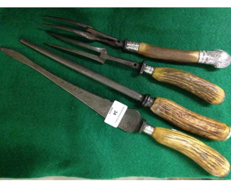 4 vintage carving knives, forks & steel with horn handles - including silver collared examples