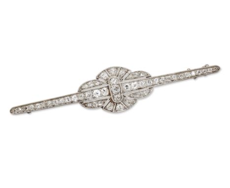 AN ART DECO DIAMOND BROOCH, the fan-shaped centre to a tapering bar and milgrain set throughout with old-cut and rose-cut dia