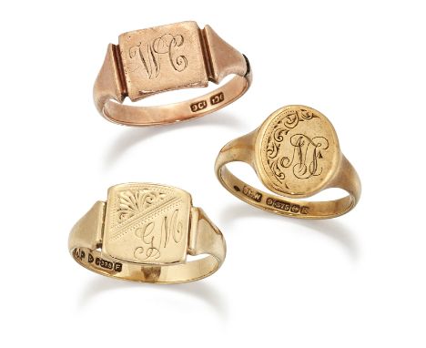 THREE SIGNET RINGS, COMPRISING; TWO 9 CARAT GOLD EXAMPLES, hallmarked Birmingham 1941 and Chester 1956, ring sizes O1/2 and Q