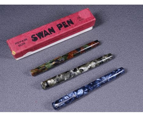 MABIE TODD - Vintage (late 1920s-1930s) russet and jade Swan Mabie Todd SM 100/63 self-filler with nickel trim and original 1