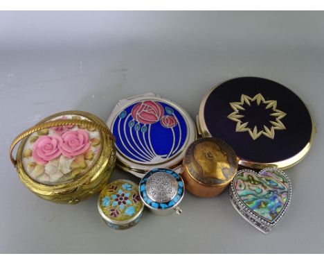 QUANTITY OF COLLECTABLE PILL BOXES &amp; COMPACTS including two sterling silver and enamel examples and a vintage powder comp