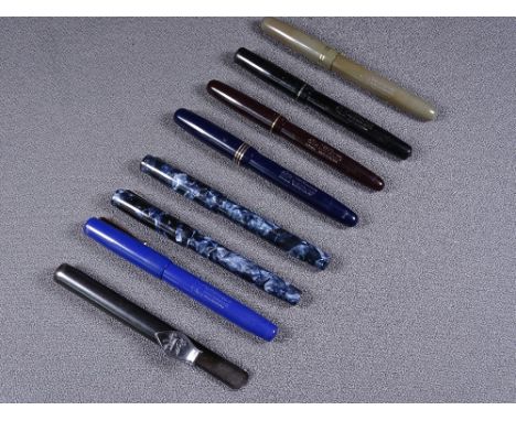 MABIE TODD - Vintage 1940s dark blue Swan Mabie Todd 3320 self-filler fountain pen with gold trim and original 14ct gold Swan