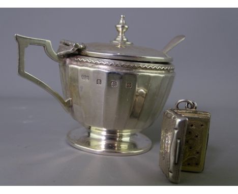 MINIATURE SILVER VINAIGRETTE, Birmingham 1865, maker Frederick Marson, gilt interior and grill with exterior engine turned de