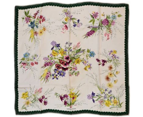 Twill scarf "Fleurs et Galons" HERMES 90 cm scarf in twill silk, white background and green frame, signed La Torre, this mode