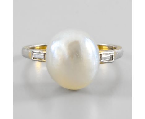 Yellow gold ring and certified fine pearl in yellow 18-carat gold, set with a fine white pearl slightly oval 11.1x 9.9 x 8 mm