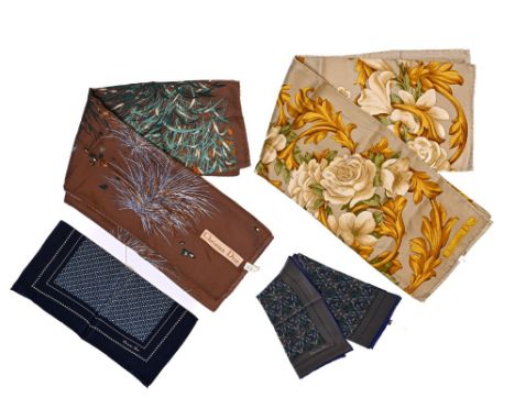 Lot of two scarves and two clutches Christian Dior - A silk twill scarf on a beige background and frame. - A silk scarf on a 