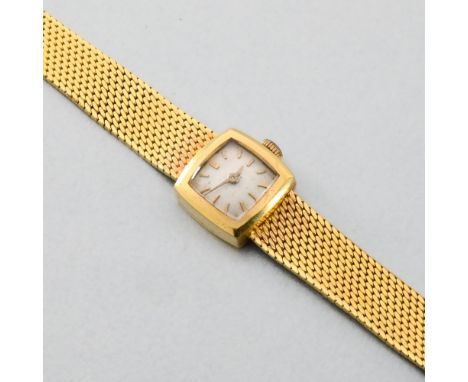 Square ladies' wristwatch in gold Ladies' wristwatch in yellow 18-carat gold. Square case and curved glass. Dial with white b
