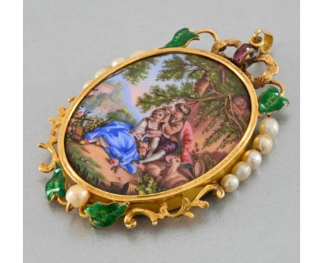  LATE 19TH - EARLY 20TH CENTURY Romantic pendant Pendant in yellow 18-carat gold, decorated with an enamel miniature depictin