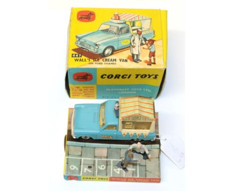 Corgi 447 Wall's Ice Cream Van in display box with two figures and leaflet (E box G)