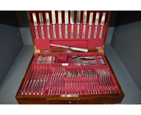 A 1930's canteen of cutlery by Elkington and Co (missing carving knife and 1 tablespoon)
Condition Report&nbsp;&nbsp; This is