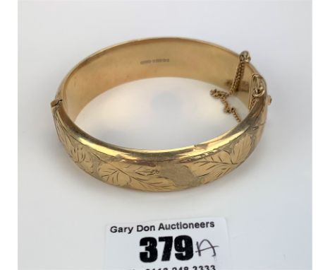 9k gold hollow bangle, w: 25.9 gms