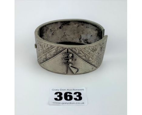 Silver embossed bangle, w: 0.9 ozt