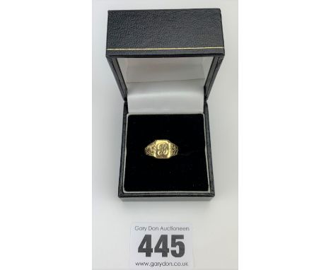 9k gold signet ring engraved B, size K/L, w: 3.8 gms