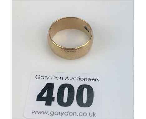 9k gold wedding band, size Q/R, w: 6.7 gms