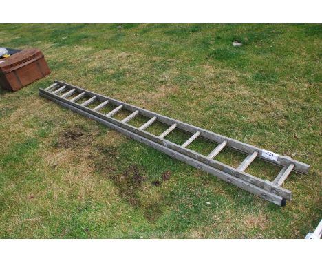 An Aluminium extending ladder, (2 x 14 rungs).