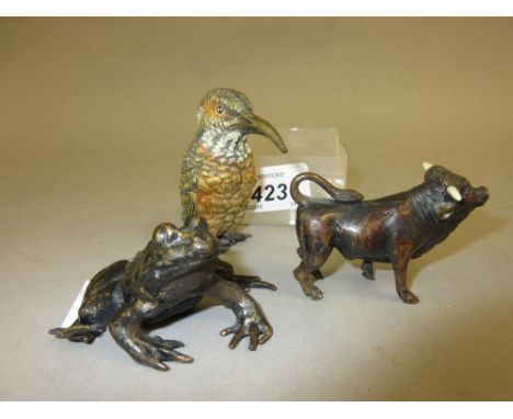 Small Austrian cold painted bronze figure of a kingfisher (at fault) together with a miniature bronze figure of a frog and an
