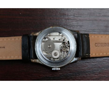 Services Vintage Wristwatch with numeral dial on Leather strap 