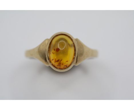 Ladies 9ct Gold Cabochon Amber Ring Size M. 2.97g total weight 