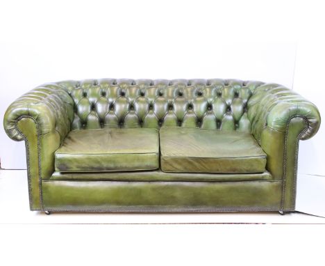 20th century green Chesterfield two seater, low back sofa, button back, measures 194 cm wide, H 75cm,  D 90cm