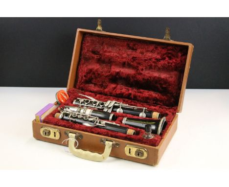 Boxed vintage Boosey and Hawkes 'The Edgware' clarinet, made in England, numbered 137780