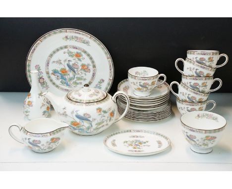Wedgwood 'Kutani Crane' pattern China tea service set to include teapot, six tea cups and saucers, six side plates, service p
