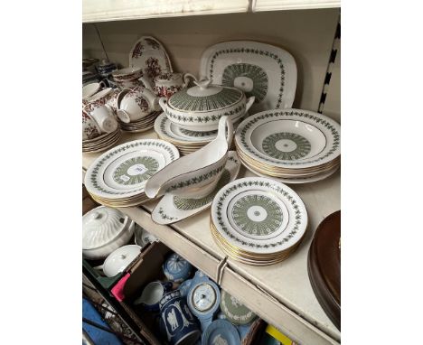 Spode dinner set for 6 in 'Provence' design - approx 30 pieces 