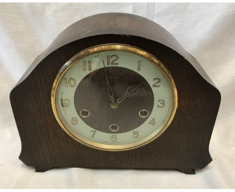 Smiths oak cased mantle clock, Westminster chime, 30 w x 23cms h.Condition ReportLight surface scratches to case, overall in 