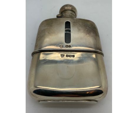 A hallmarked silver spirit flask. Sheffield 1924 maker G &amp; J W Hawksley. 13cms h. Silver weight 141.5gms.Condition Report