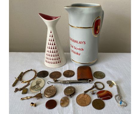 A miscellany to include  a part 9ct gold chain 3.1gms, a Wade Mackinlay's Old Scotch whisky jug, a Hornsea Pottery vase, agat