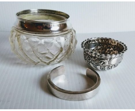 A contemporary Sheasby & Quinton silver cuff bangle, a late Victorian silver salt with embossed rococo decoration by G C W, B