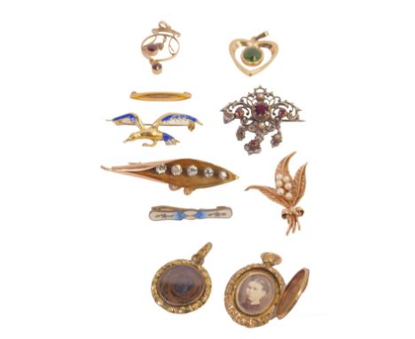 An enamel set gull brooch, stamped 750, 3.9g, 9ct gold and paste set lily of the valley brooch, 9ct gold tied three leaf broo