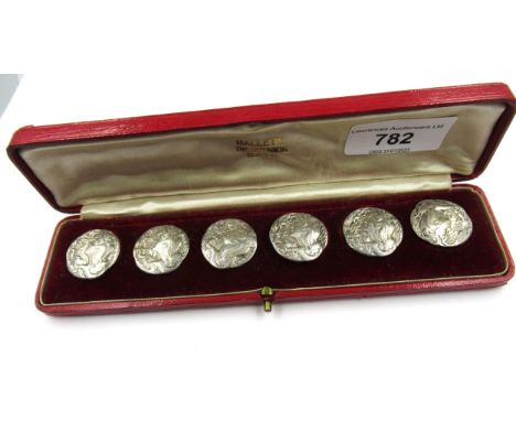 Boxed set of six late Victorian silver buttons, each cast with a portrait of a girl1900 and in good condition 