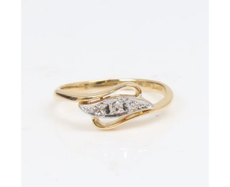 A mid-20th century 18ct gold 3-stone diamond crossover ring set with single and round-cut diamonds, total diamond content app
