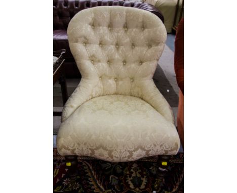 BUTTON BACK LADIES CHAIR