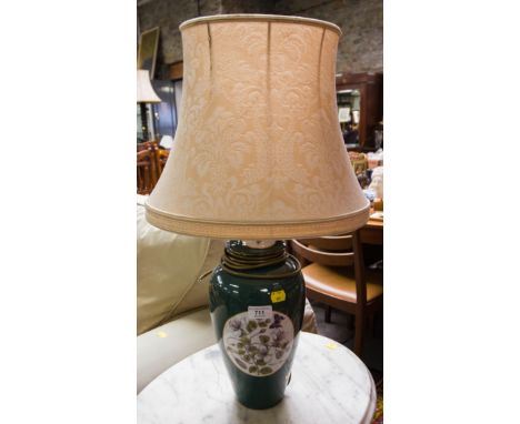 TABLE LAMP WITH FLOWER DESIGN + SHADE