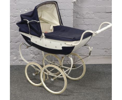 A vintage Silver Cross pram. 